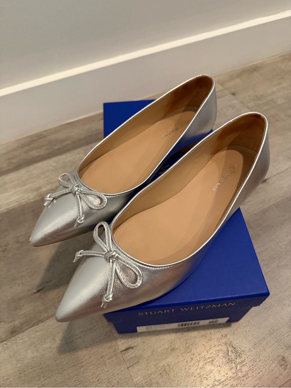 Stuart Weitzman Gabby Bow Silver Flats Size 37.5